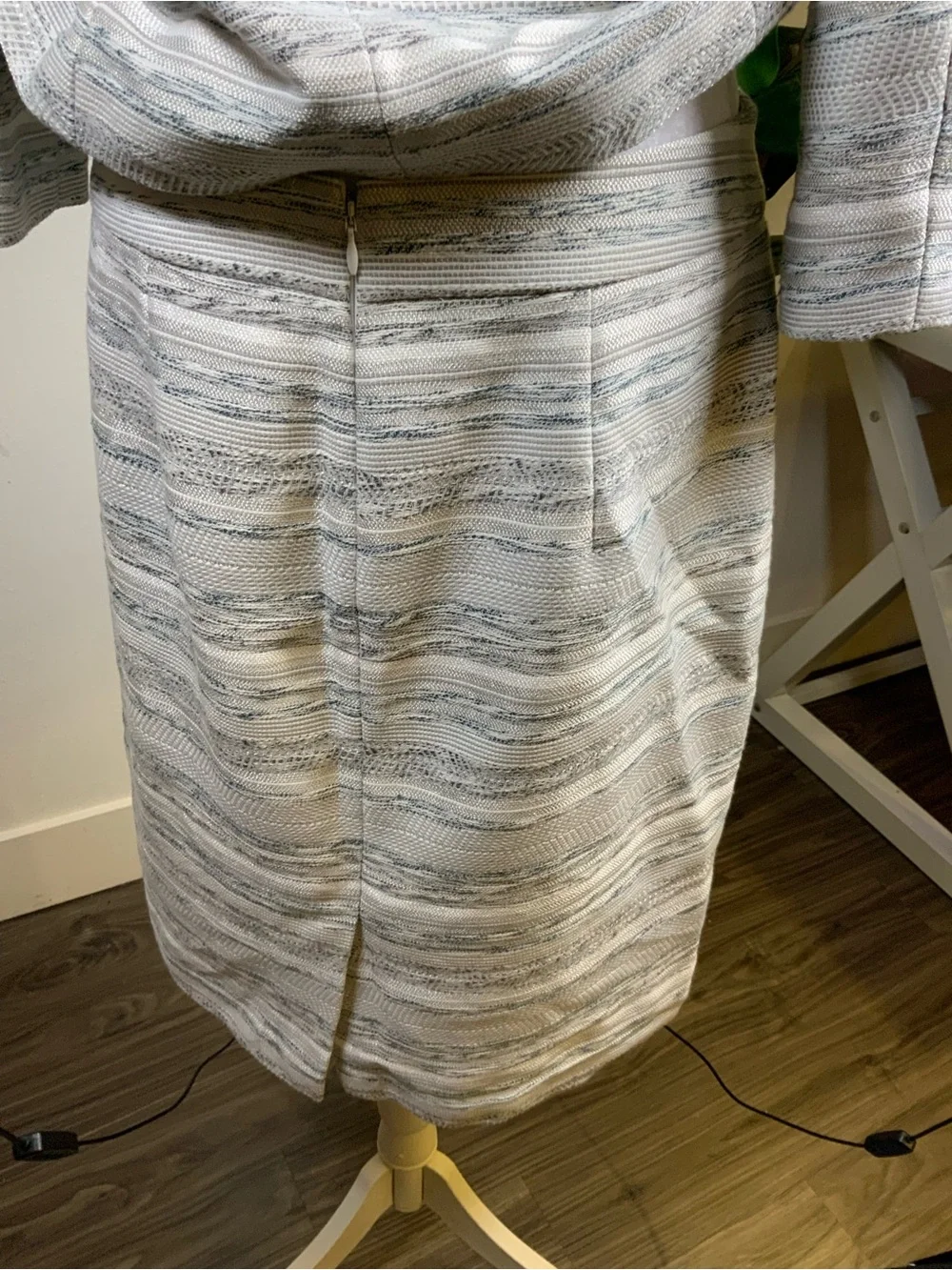 Ann Taylor Cream & Light Gray Textured Blazer